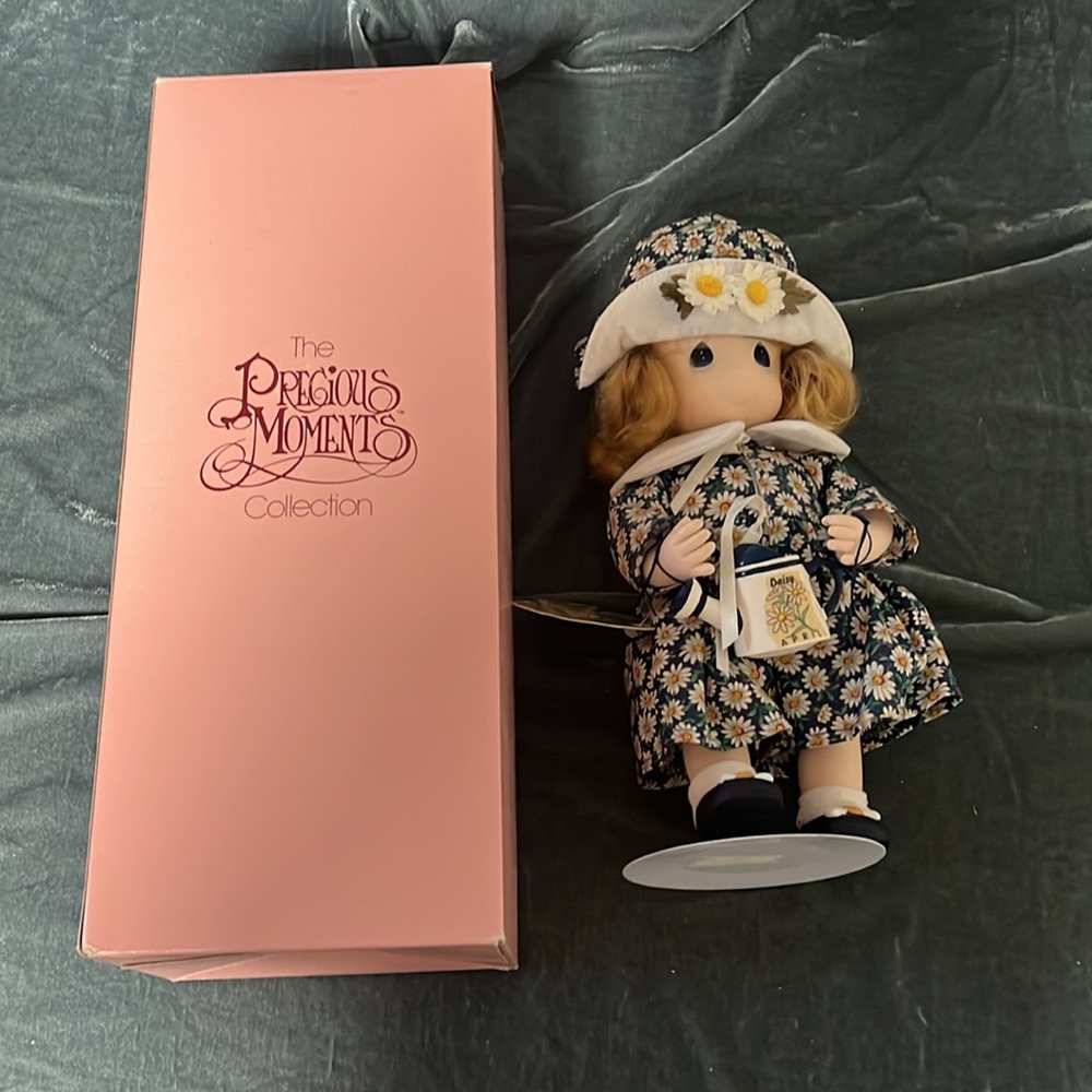 Precious Moments Garden of Friends Doll - Picture 6 of 6